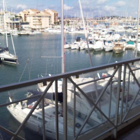 Port Frejus Cap Hermes Vue Mer Et Port Pieds Dans L'Eau Piscine Pkg Экстерьер фото