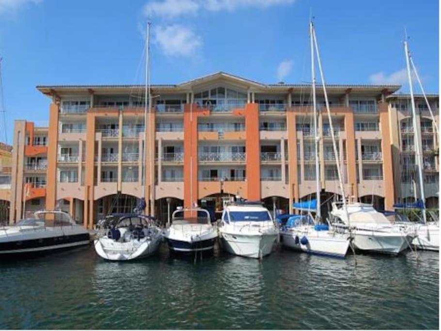 Port Frejus Cap Hermes Vue Mer Et Port Pieds Dans L'Eau Piscine Pkg Экстерьер фото